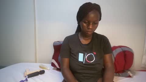 Snapshot of candycurly_ chatting on 03/05/25, 12:27 candycurly_ online show from 03/05/25, 12:27