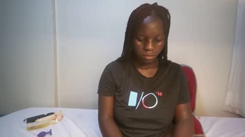 Snapshot of candycurly_ chatting on 03/05/25, 02:56 candycurly_ online show from 03/05/25, 02:56