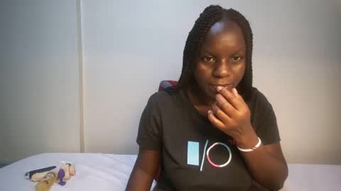 Snapshot of candycurly_ chatting on 03/06/25, 12:00 candycurly_ online show from 03/06/25, 12:00