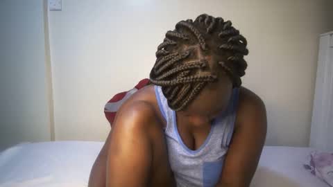 Snapshot of candycurly_ chatting on 09/27/25, 03:55 candycurly_ online show from 09/27/25, 03:55