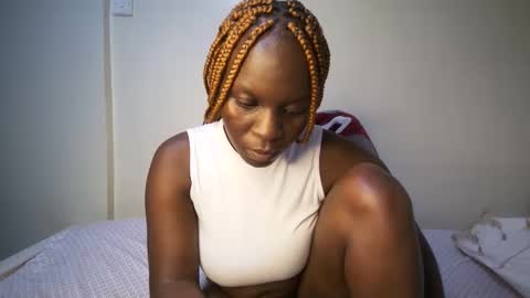 Snapshot of candycurly_ chatting on 11/27/25, 05:48 candycurly_ online show from 11/27/25, 05:48