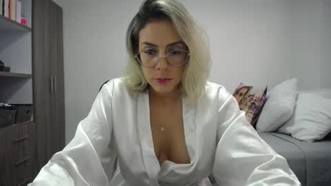 Snapshot of candydowson1 chatting on 05/07/26, 08:58 Candy Dowson online show from 05/07/26, 08:58