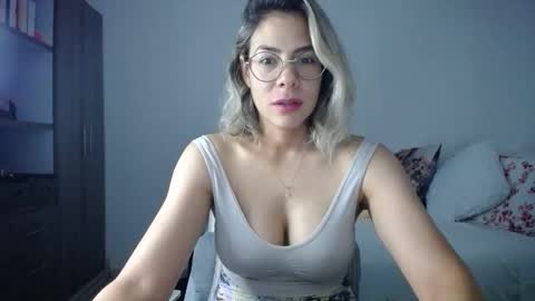 Snapshot of candydowson1 chatting on 06/04/26, 10:10 Candy Dowson online show from 06/04/26, 10:10