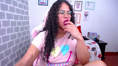 Snapshot of candyhot_sex chatting on 12/19/24, 08:23 Karen online show from 12/19/24, 08:23