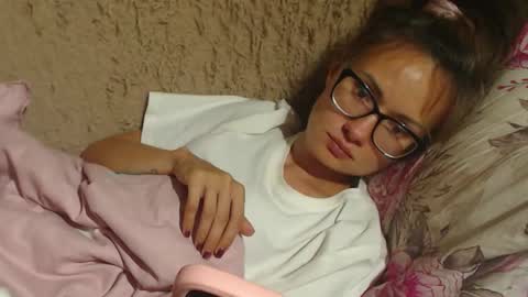 say meow and send tips  online show from 09/08/25, 03:33