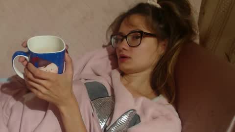 say meow and send tips  online show from 10/03/25, 11:24