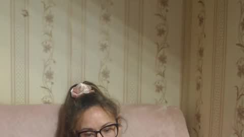 say meow and send tips  online show from 10/22/25, 03:45