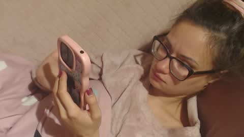 say meow and send tips  online show from 11/15/25, 09:39