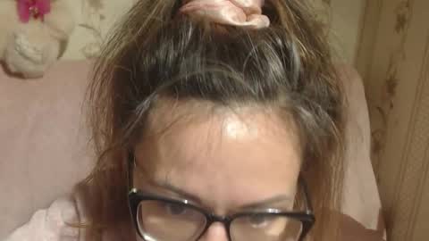 say meow and send tips  online show from 11/21/25, 06:28