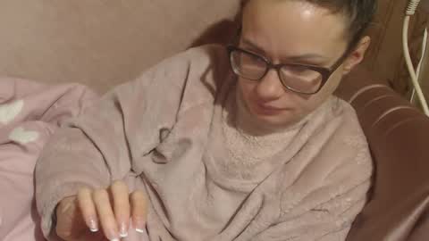 say meow and send tips  online show from 02/05/26, 11:26