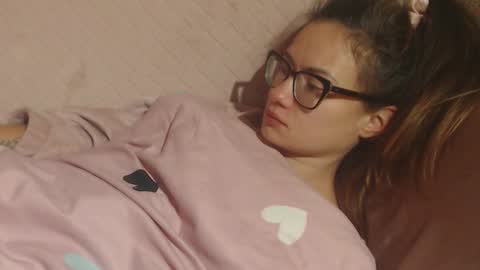 say meow and send tip  online show from 11/15/25, 07:16