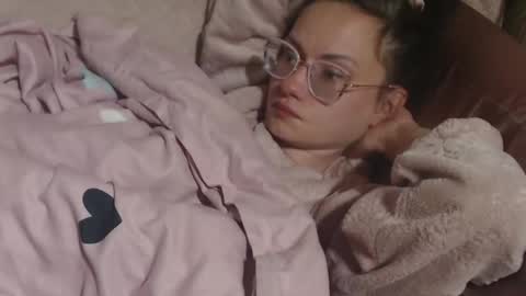 say meow and send tip  online show from 04/14/26, 09:54