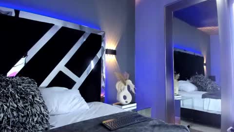 candyluxury_ online show from 02/05/25, 11:39