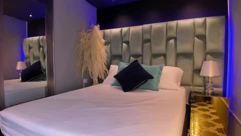 candyluxury_ online show from 02/11/25, 07:05