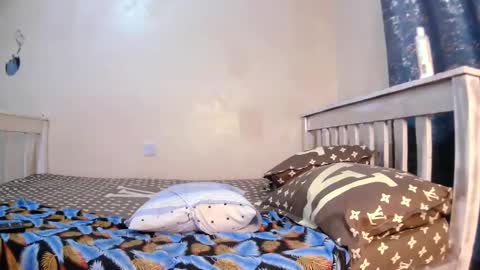 Snapshot of candymia3 chatting on 12/16/24, 04:02 Candice online show from 12/16/24, 04:02