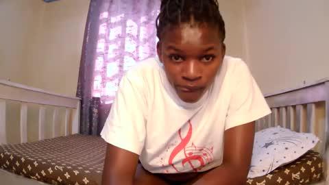 Snapshot of candymia3 chatting on 01/08/25, 11:21 Candice online show from 01/08/25, 11:21