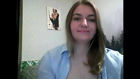 Snapshot of candyolime chatting on 03/10/25, 12:40 Daisy online show from 03/10/25, 12:40