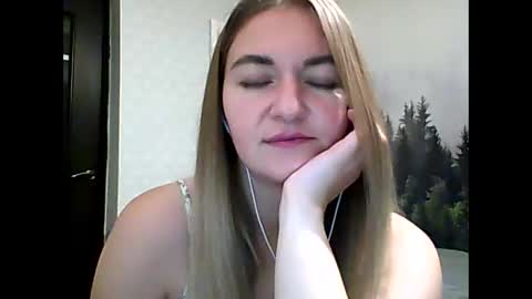 Snapshot of candyolime chatting on 10/09/25, 08:40 Daisy online show from 10/09/25, 08:40