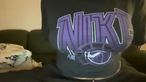 Candy   online show from 11/11/25, 09:59