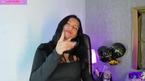 Snapshot of candys_victoria chatting on 10/11/25, 04:55 Candys Victoria online show from 10/11/25, 04:55