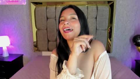 Snapshot of candys_victoria chatting on 10/17/25, 05:32 Candys Victoria online show from 10/17/25, 05:32
