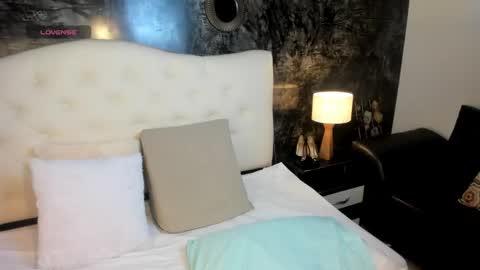 Snapshot of candyy_rain chatting on 12/02/25, 03:18 Allison online show from 12/02/25, 03:18