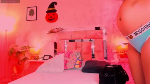 Snapshot of candyygirl_1 chatting on 10/16/25, 07:04 Candy online show from 10/16/25, 07:04