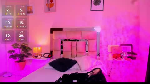 Snapshot of candyygirl_1 chatting on 11/05/25, 06:52 Candy online show from 11/05/25, 06:52