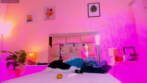 Snapshot of candyygirl_1 chatting on 11/10/25, 07:13 Candy online show from 11/10/25, 07:13