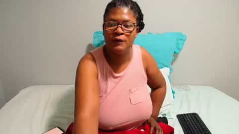 candyyumsaerolaxx online show from 06/21/26, 07:00