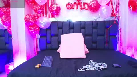 Aura  online show from 02/13/25, 12:00