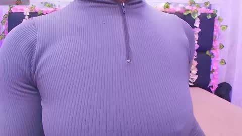 Aura  online show from 10/09/25, 11:52