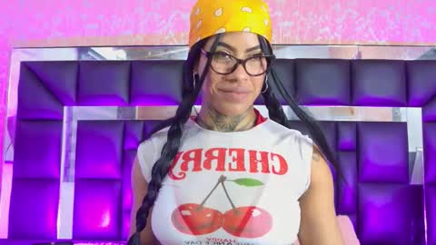 Aura  online show from 10/26/25, 12:00