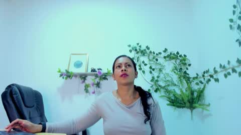 Snapshot of canelaa___ chatting on 10/15/25, 02:06 canelaa___ online show from 10/15/25, 02:06