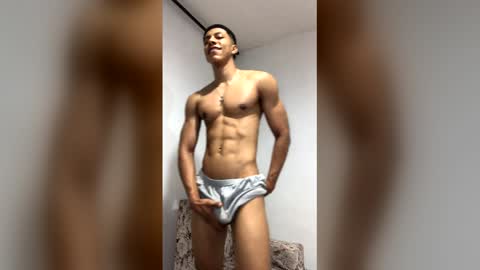 Snapshot of canelapasion444 chatting on 05/20/26, 02:40 Ivan online show from 05/20/26, 02:40