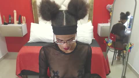 Canela online show from 10/01/25, 02:23