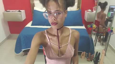 Canela online show from 10/06/25, 04:15