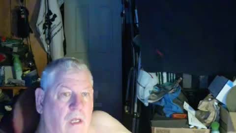 Snapshot of canoelicker69 chatting on 09/19/25, 06:37 canoelicker69 online show from 09/19/25, 06:37