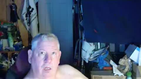 Snapshot of canoelicker69 chatting on 09/22/25, 10:39 canoelicker69 online show from 09/22/25, 10:39