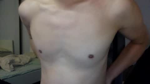 Snapshot of caobicao chatting on 01/08/25, 04:12 contrast moe online show from 01/08/25, 04:12