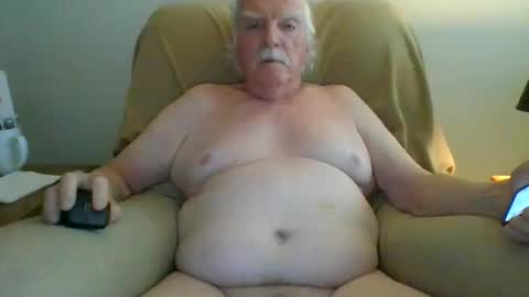 Snapshot of capecod21 chatting on 05/25/26, 02:34 capecod21 online show from 05/25/26, 02:34