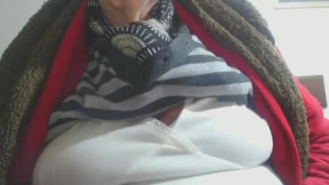 Snapshot of capitanfuturo44 chatting on 02/19/25, 09:50 Cinzia ex regina online show from 02/19/25, 09:50