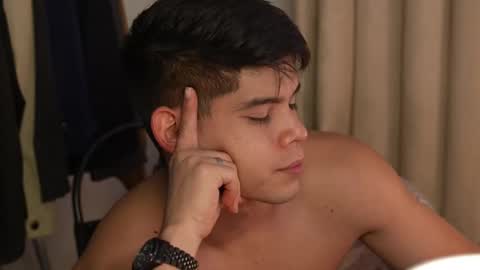 Snapshot of capizzi_ chatting on 12/03/24, 02:25 David Capizzi online show from 12/03/24, 02:25