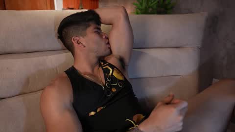 Snapshot of capizzi_ chatting on 10/07/25, 07:33 David Capizzi online show from 10/07/25, 07:33