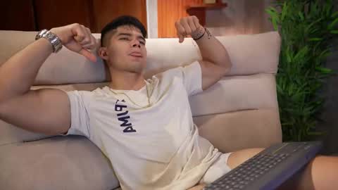 Snapshot of capizzi_ chatting on 10/22/25, 06:35 David Capizzi online show from 10/22/25, 06:35