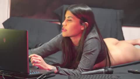 Snapshot of capriciousqueen chatting on 09/21/25, 10:55 Miyah online show from 09/21/25, 10:55