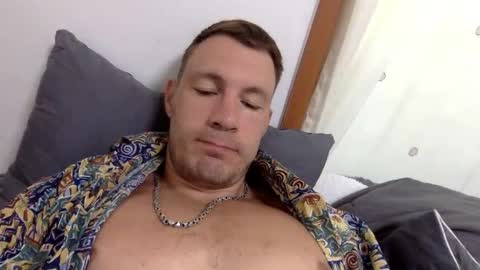 follow my twitter  online show from 02/06/26, 05:01