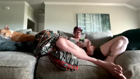 Snapshot of captaincumgun chatting on 09/24/25, 03:15 Captaincumgun online show from 09/24/25, 03:15