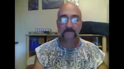 Snapshot of captaineros chatting on 10/16/25, 01:56 Captain Eros online show from 10/16/25, 01:56