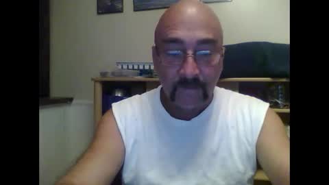 Snapshot of captaineros chatting on 10/18/25, 02:40 Captain Eros online show from 10/18/25, 02:40